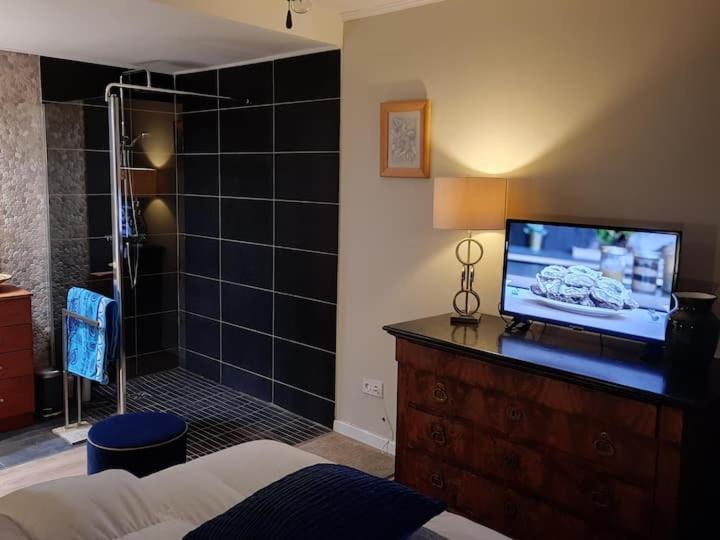 Apartamento La Bastide En Front D'Etang De Thau Bouzigues Exterior foto